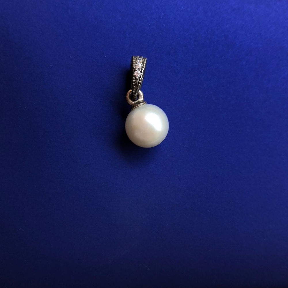 Pandora pearl pendant